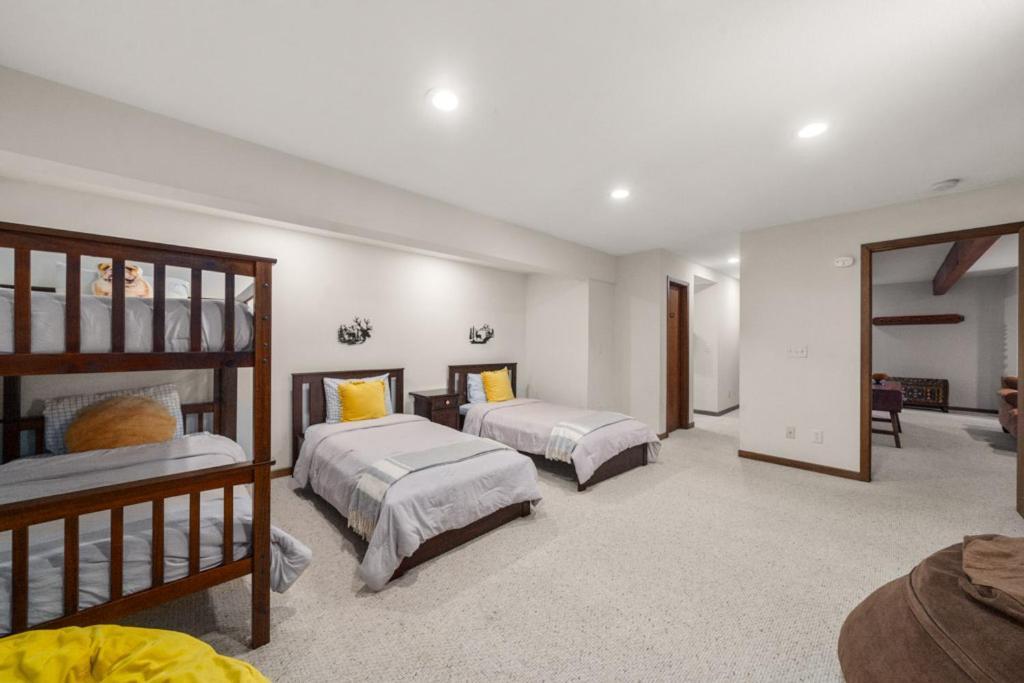 Wolf Ridge Retreat Villa Swiss Екстериор снимка